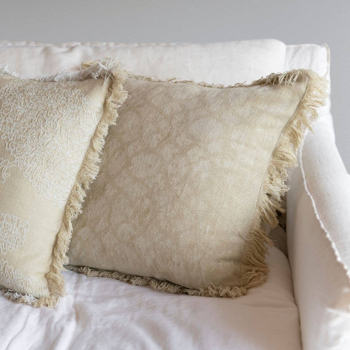 Andrea House - Vente Coussin décoratif - Coussin de salon en coton jaune beige à franges1