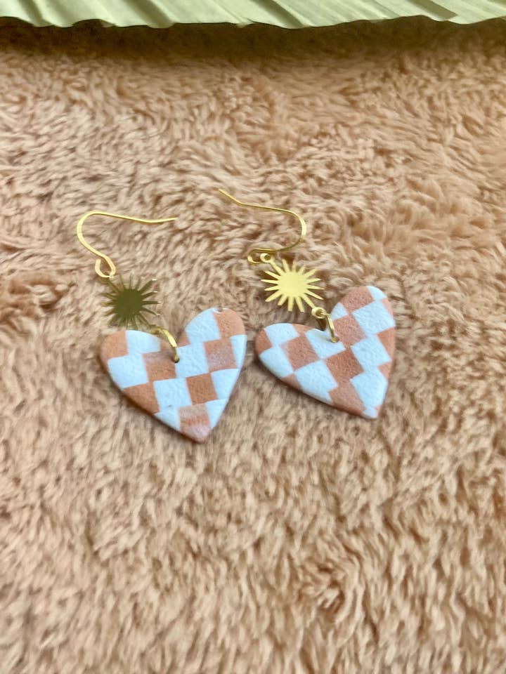 Pendiente de arcilla corazón a cuadros para venta al por mayor de Terra Made