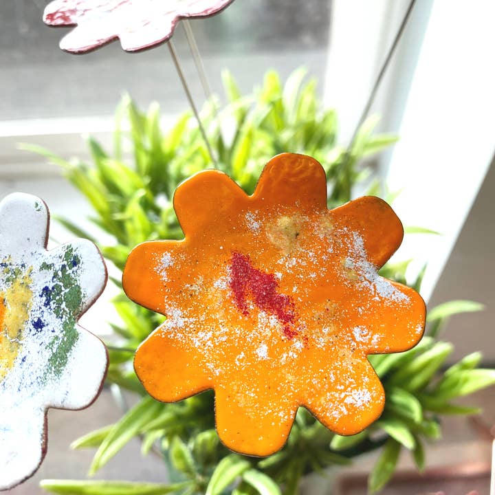 Clever Goods by Annabelle Noel Designs - Wholesale Garden/Lawn Stake - Large Copper Enamel Flowers16