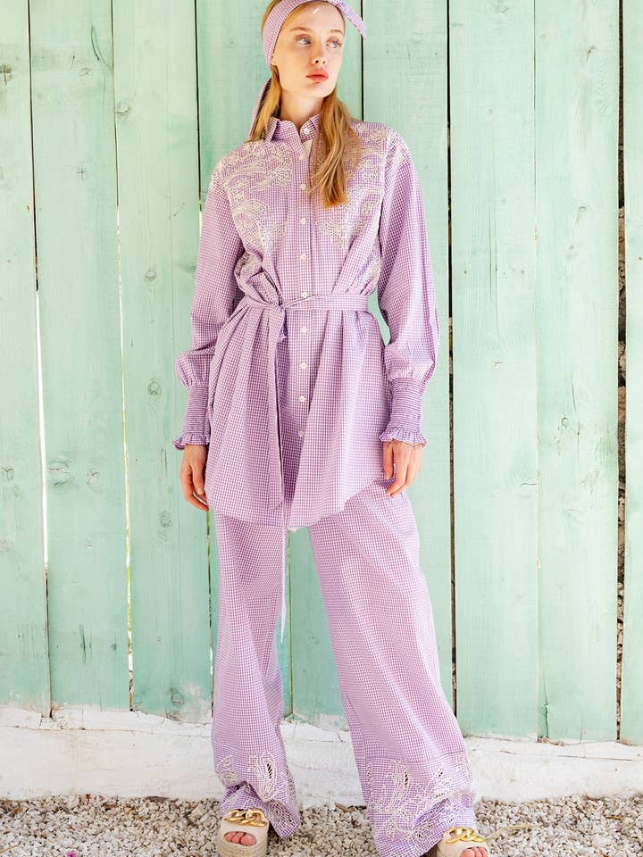 Violettes, besticktes Set aus Baumwolle mit Karomuster für den Großhandel von Pinnacle By Shruti Sancheti