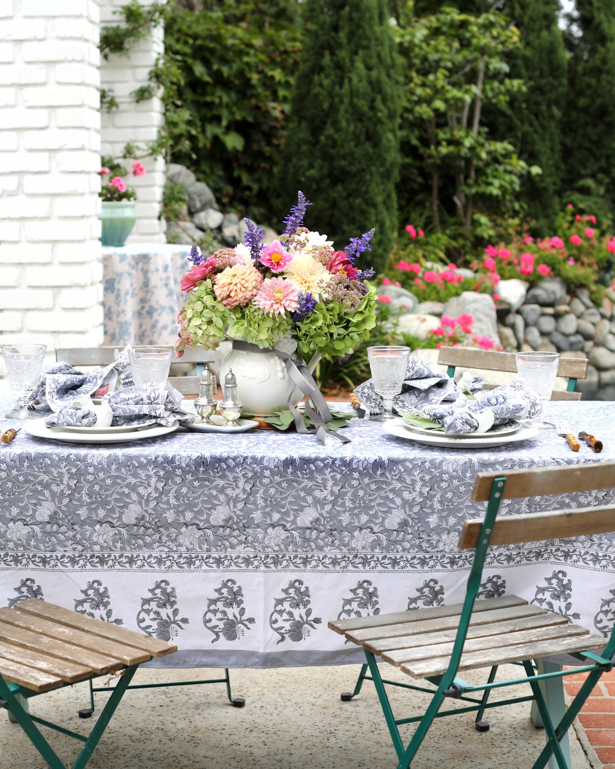 PACIFIC & ROSE TEXTILES – wholesale Dinner & cloth napkin – Napkin Pacho Slate Floral, Set of 4   3