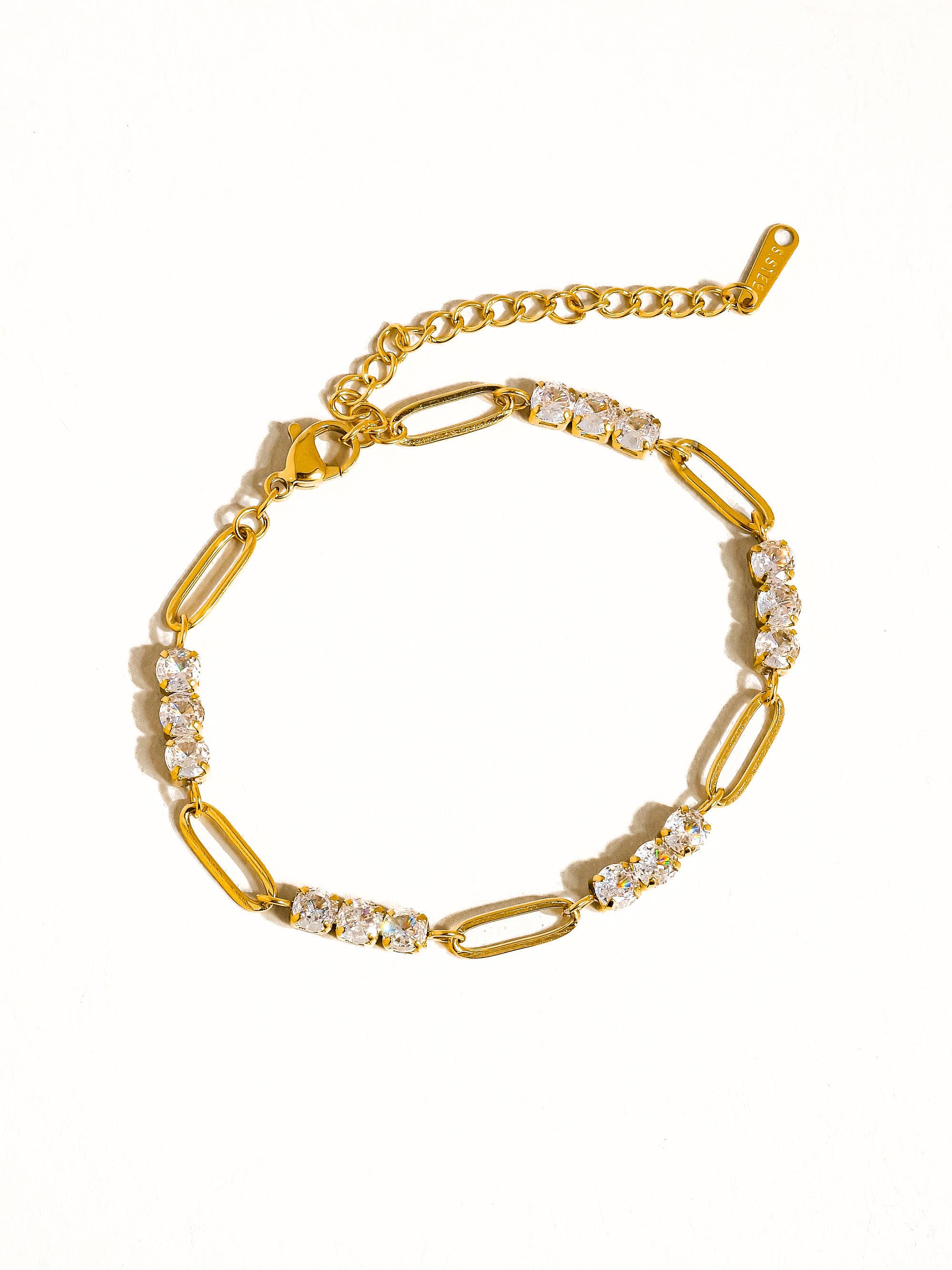 Or jaune Bracelet chaîne à strass plaqué or 18 carats, anti-ternissure en vente sur Faire3