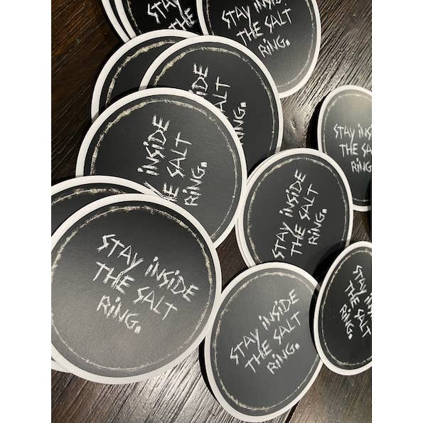 Restez à l'intérieur de l'anneau de sel. pour la vente par Lust + Lore