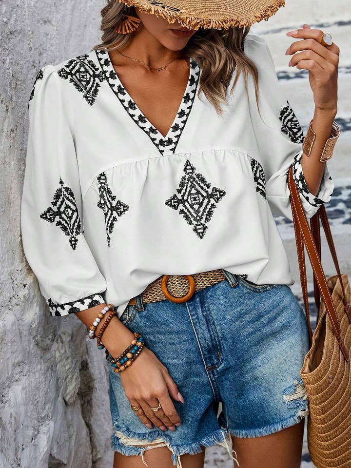 Lily Clothing - Wholesale Blouse - Women's - Stylish printed bag seven-point sleeve V-neck top7