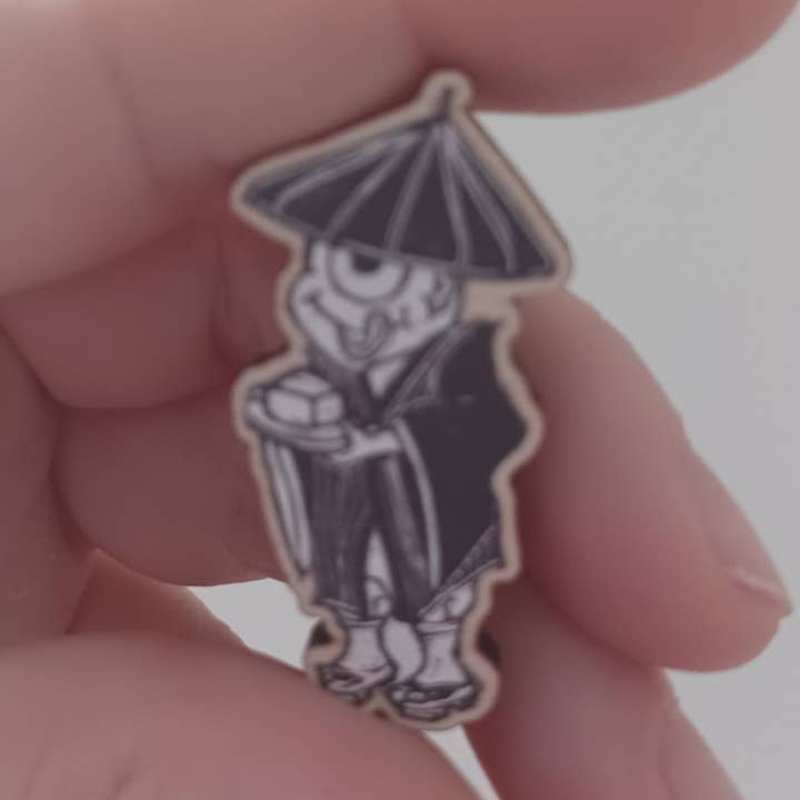 Holz-Anstecker „Tofu Kozo/Boy“ für den Großhandel von Minifi's Oddities