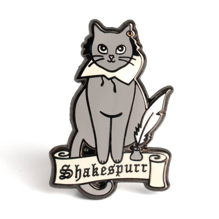 Épinglette en émail Shakespurr pour la vente par Bona Fide Bookworm