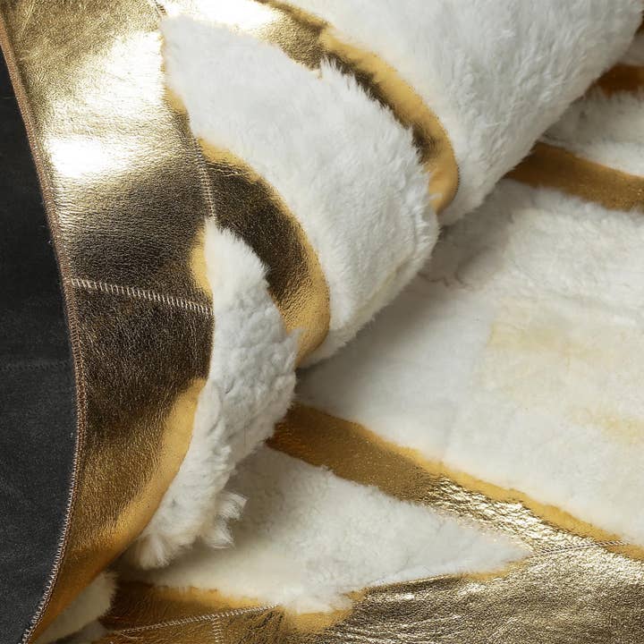 Karelias And Sons – wholesale Area rug – White & Gold Plush Shaggy Rug