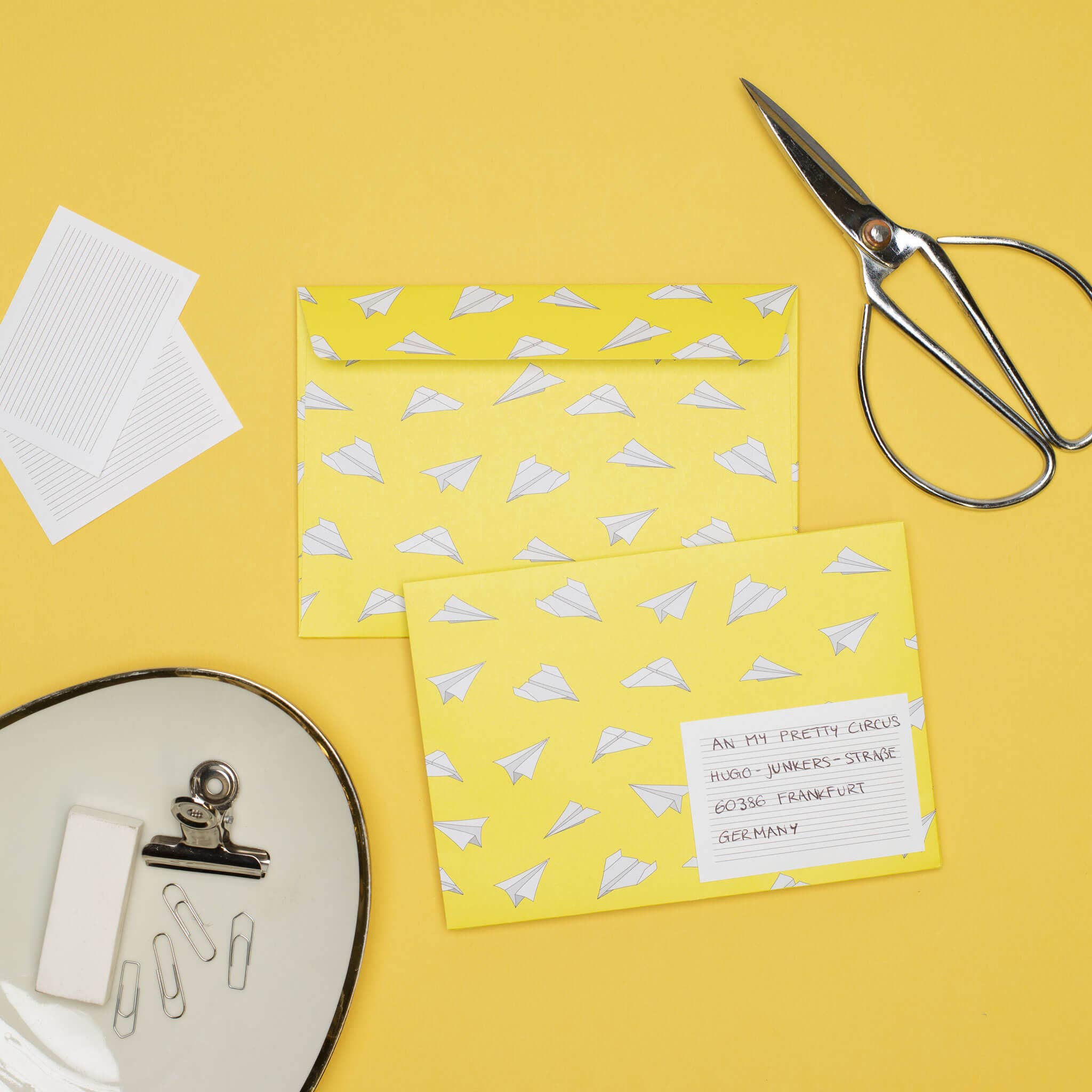 My Pretty Circus - Wholesale Envelopes - 8 yellow paper airplane envelopes - C610