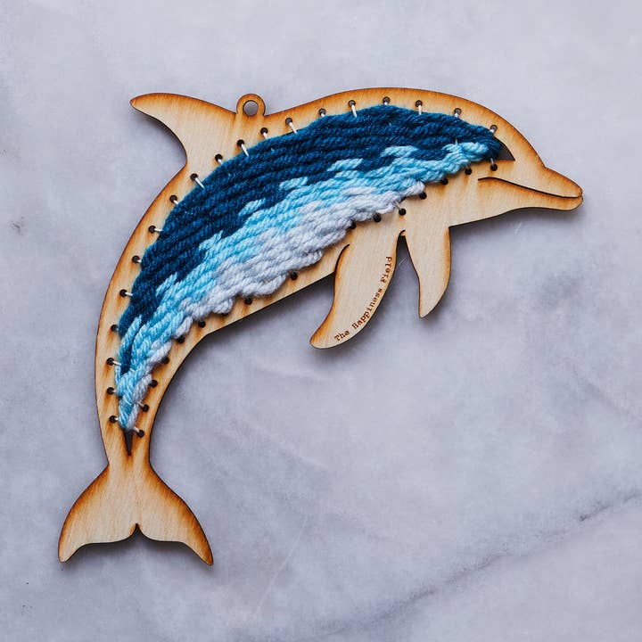 Web-Bastelset — Delfin-Webstuhl für den Großhandel von The Happiness Field