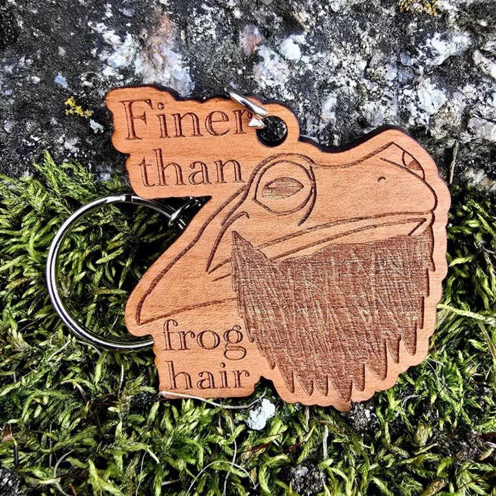 Portachiavi Appalachi "Più Sottile di un Capello di Rana", Detto Popolare per la vendita all'ingrosso da parte di The Dungeon Rose