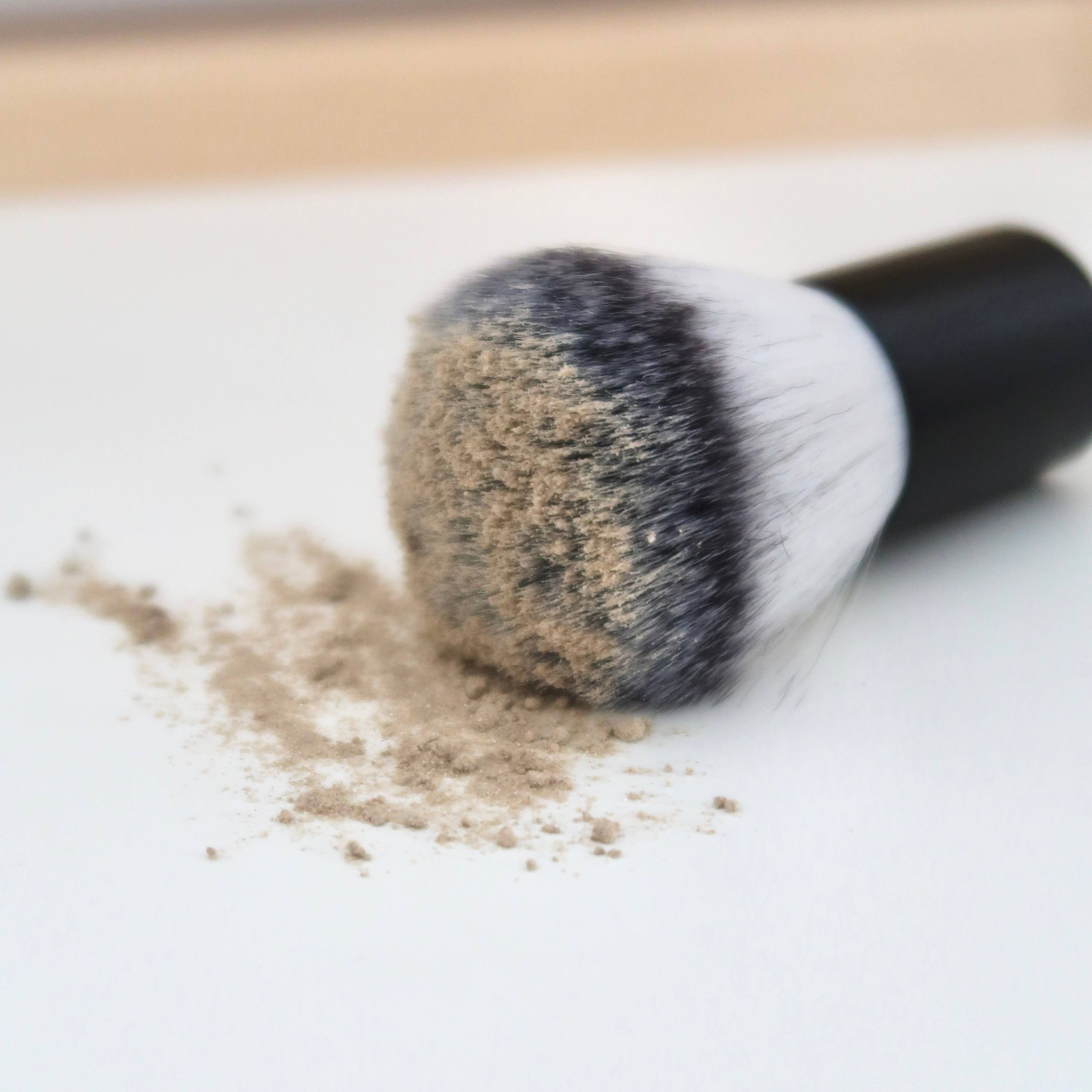 WILMOTTE COSMETIQUE - Wholesale Hair Accessories Set - Women's - Applicator brush: dry shampoo0