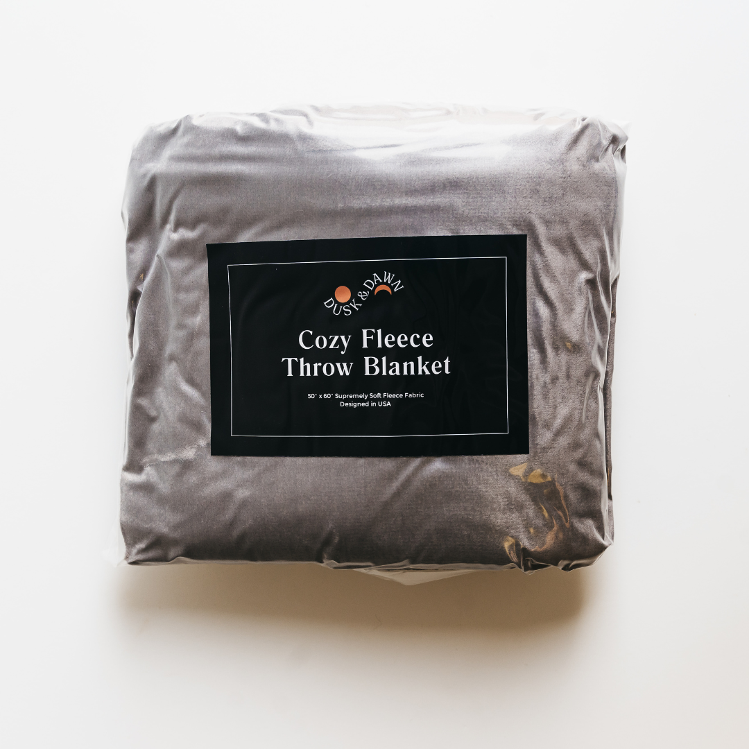 Giften Market - Wholesale Throw Blanket - Cozy Fleece Throw Blanket - Gifts for the Home - Host Gifts2