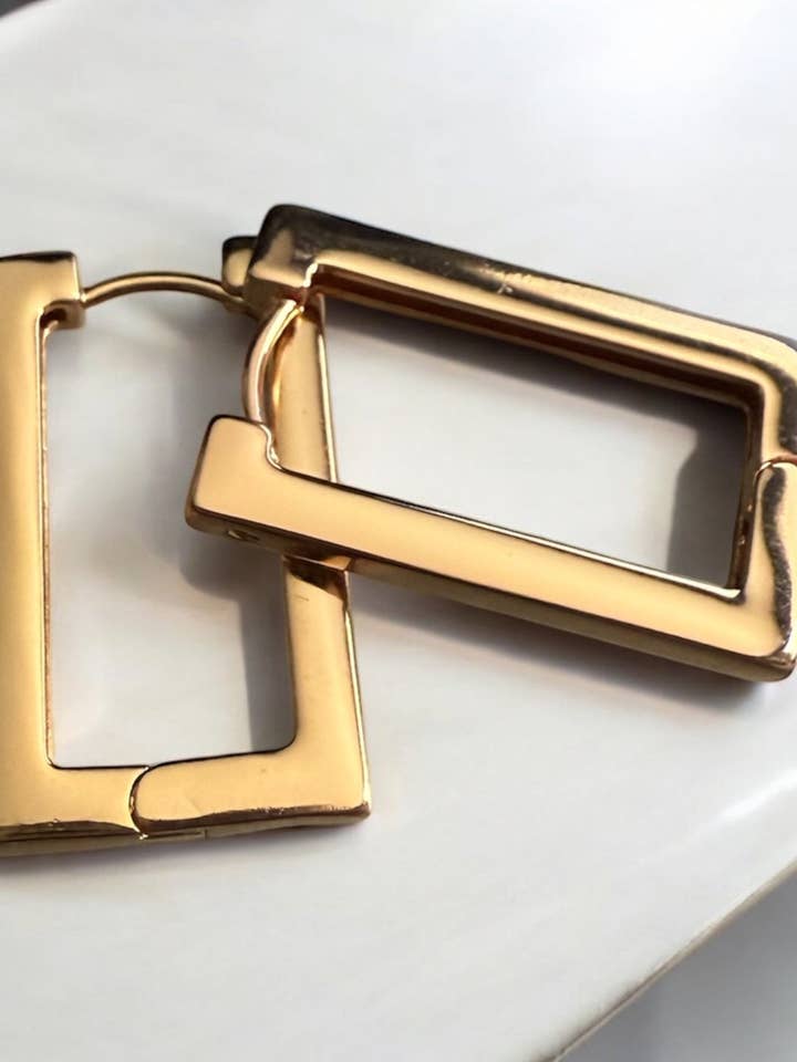 Rektangel Poleret Dingle 18kGuld Elektropletteret Hoop Øreringe for engroshandel hos Divina Jewelry & Accessories LLC