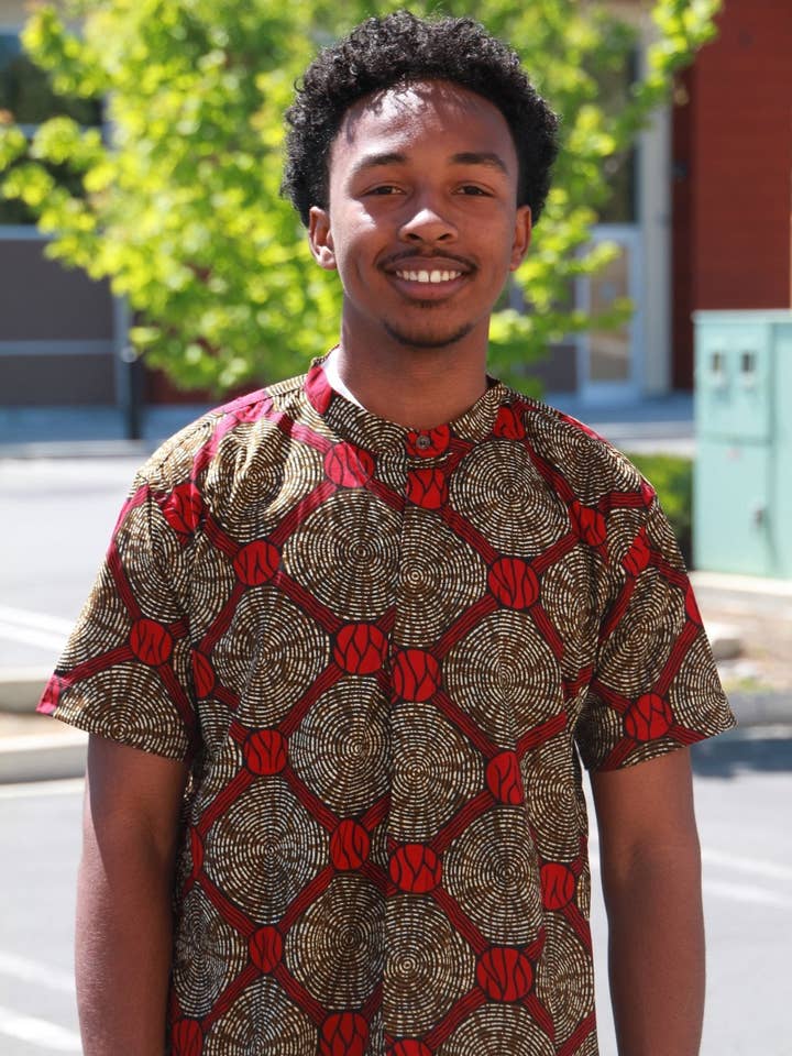 Chemise à imprimé africain Oba pour la vente par Ray Darten