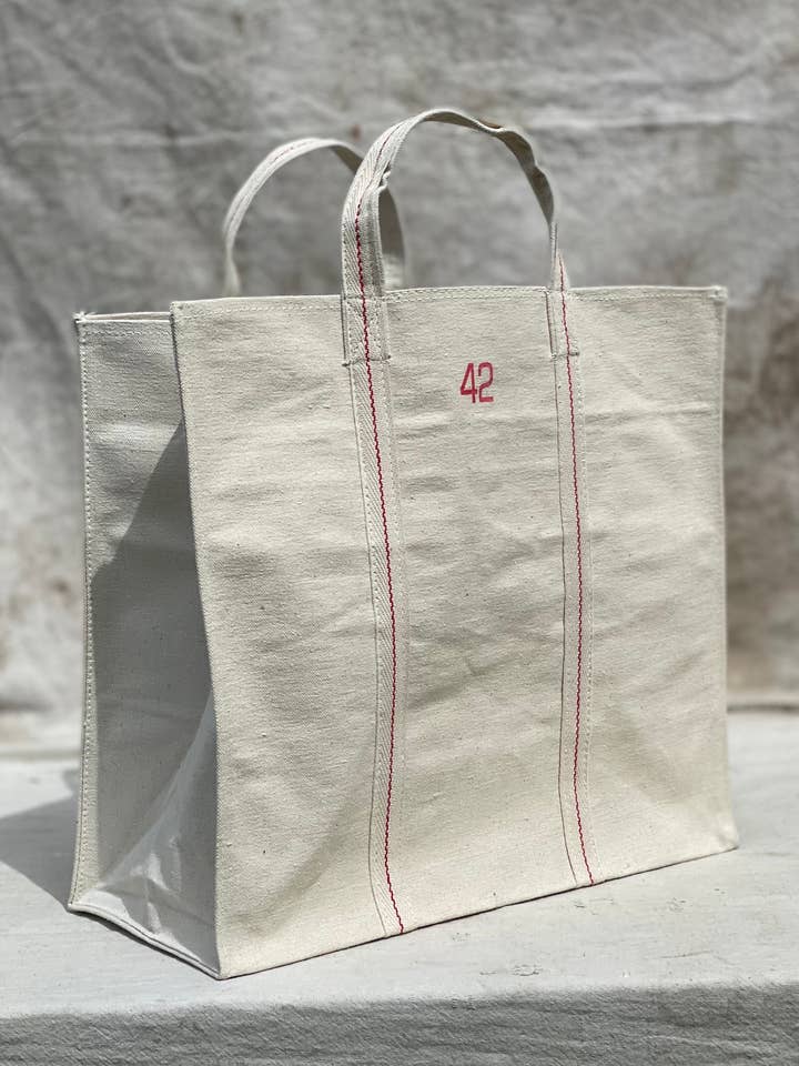 Robuuste draagtas van natuurlijk canvas, maat 42 voor wholesale door Parekh Bugbee