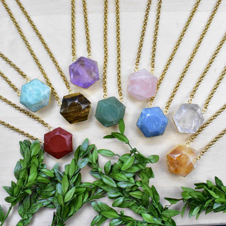 Ewelina Pas Jewelry – wholesale Hänge-/berlockhalsband – Astris/// Guld Ädelsten Hexagon Halsband