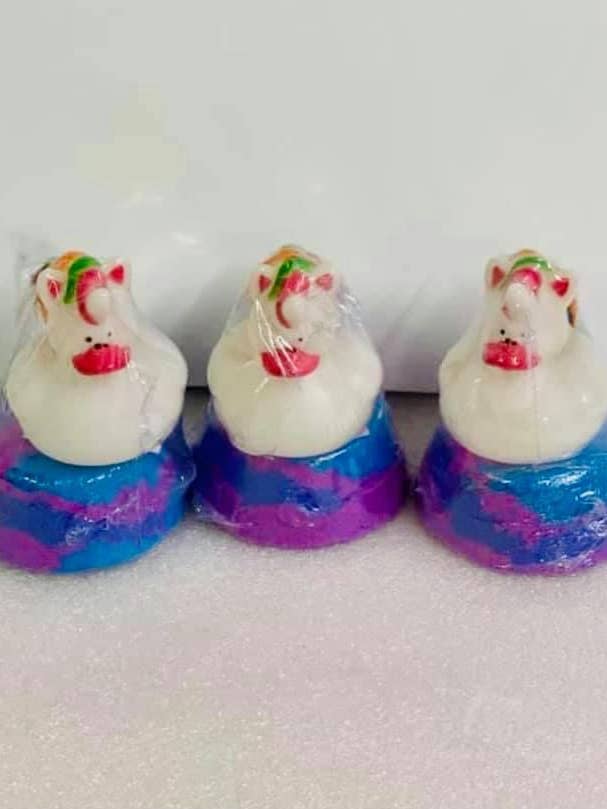 Bombe de bain canard licorne pour la vente par Soaps n Dreams