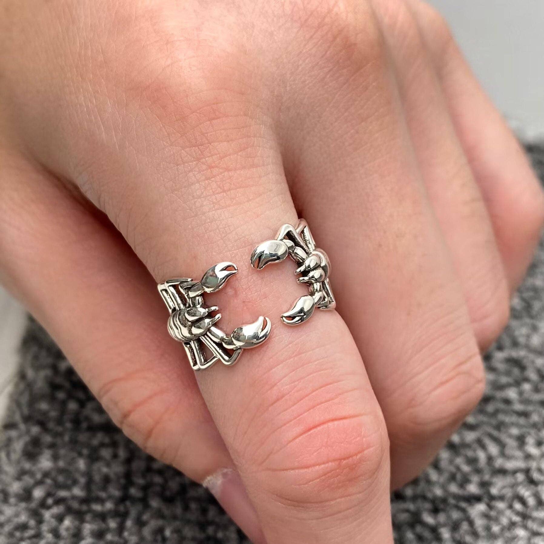 Mio Queena - Wholesale Cocktail/Statement Ring - Double Scorpion Women's Adjustable Ring0