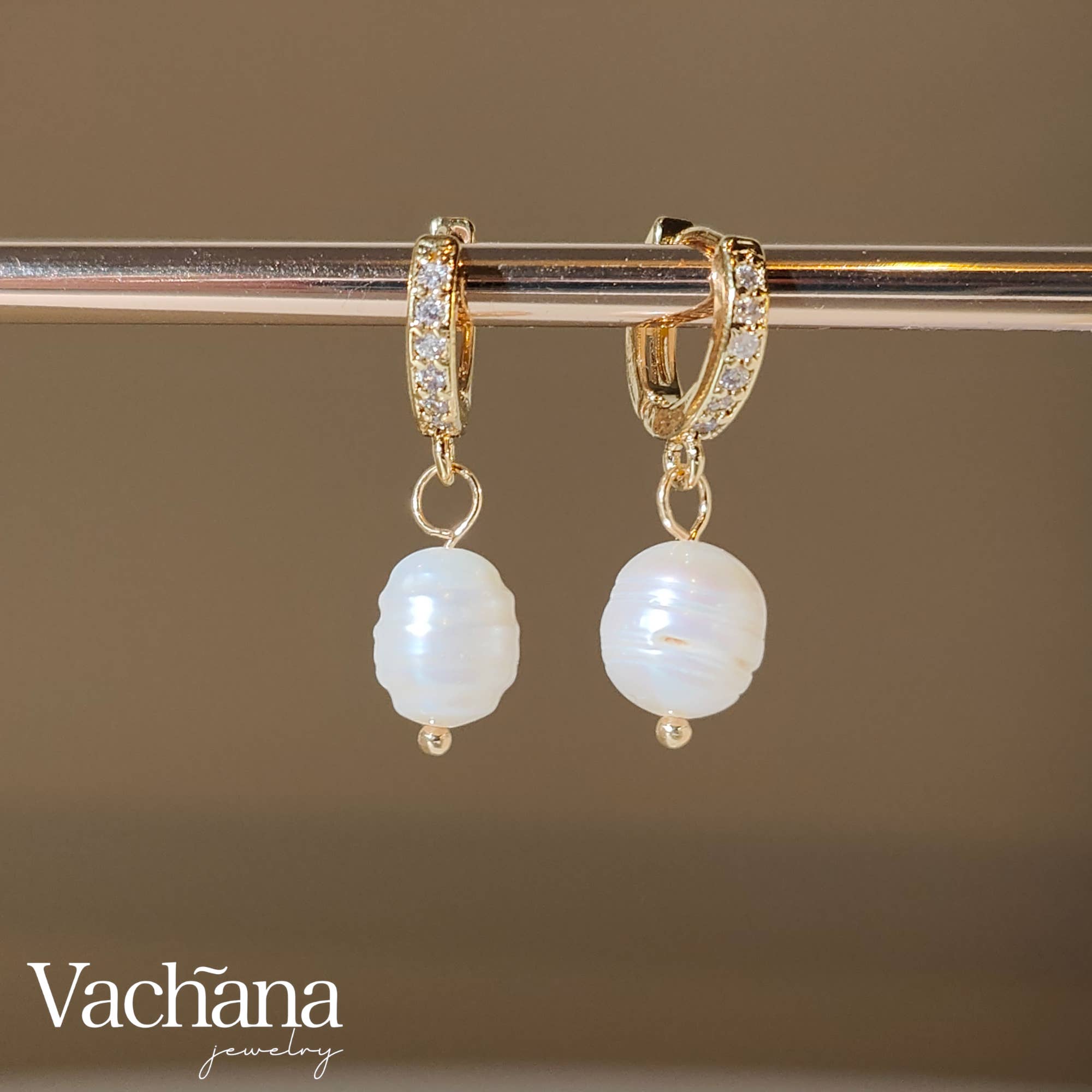 Vachana - Vendita all'ingrosso Orecchini pendenti - Orecchini a cerchio in zirconia cubica con perle naturali