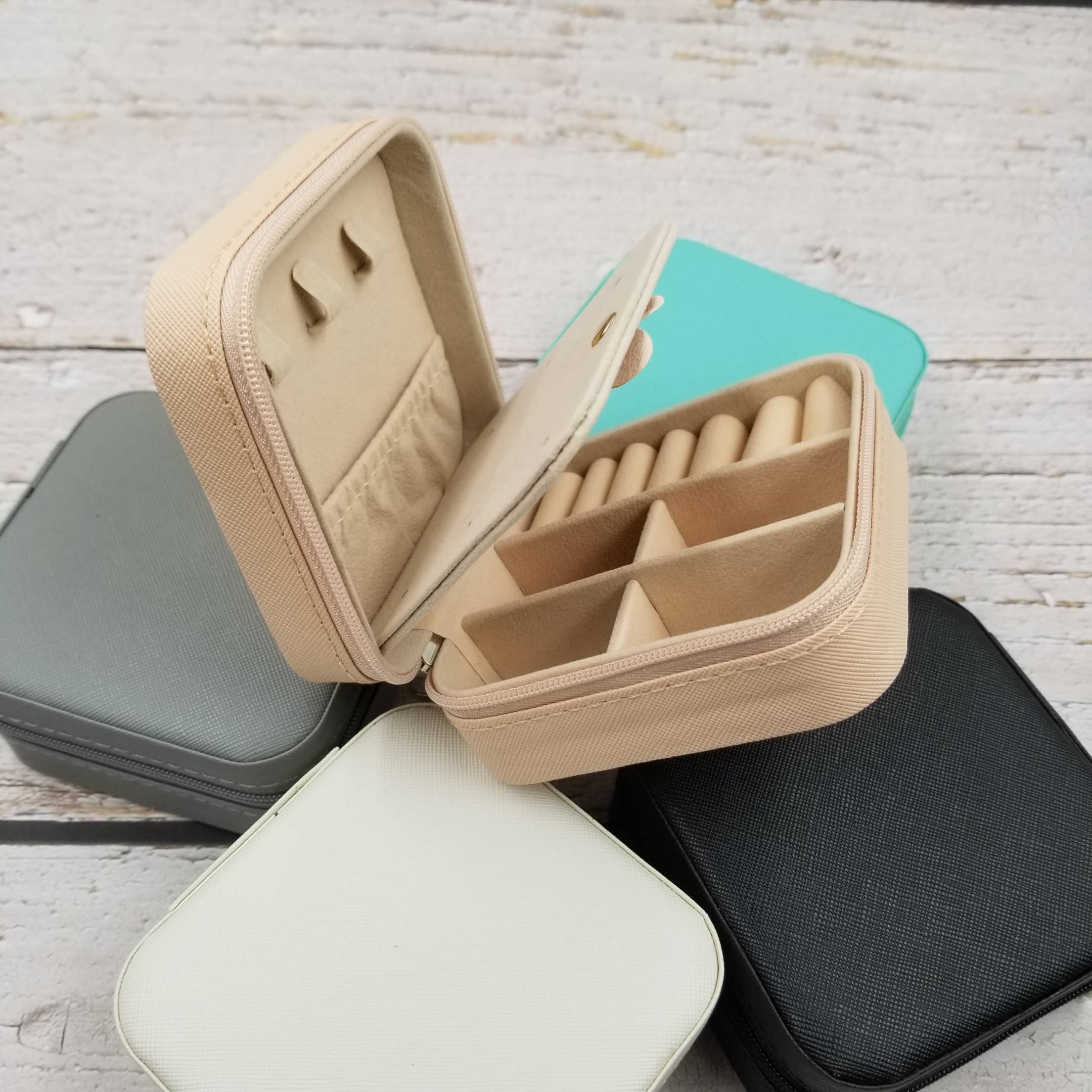 Treasure Wholesale – wholesale Jewellery box/organiser – Leather Jewelry Box With Mirrorr Organizer Box4