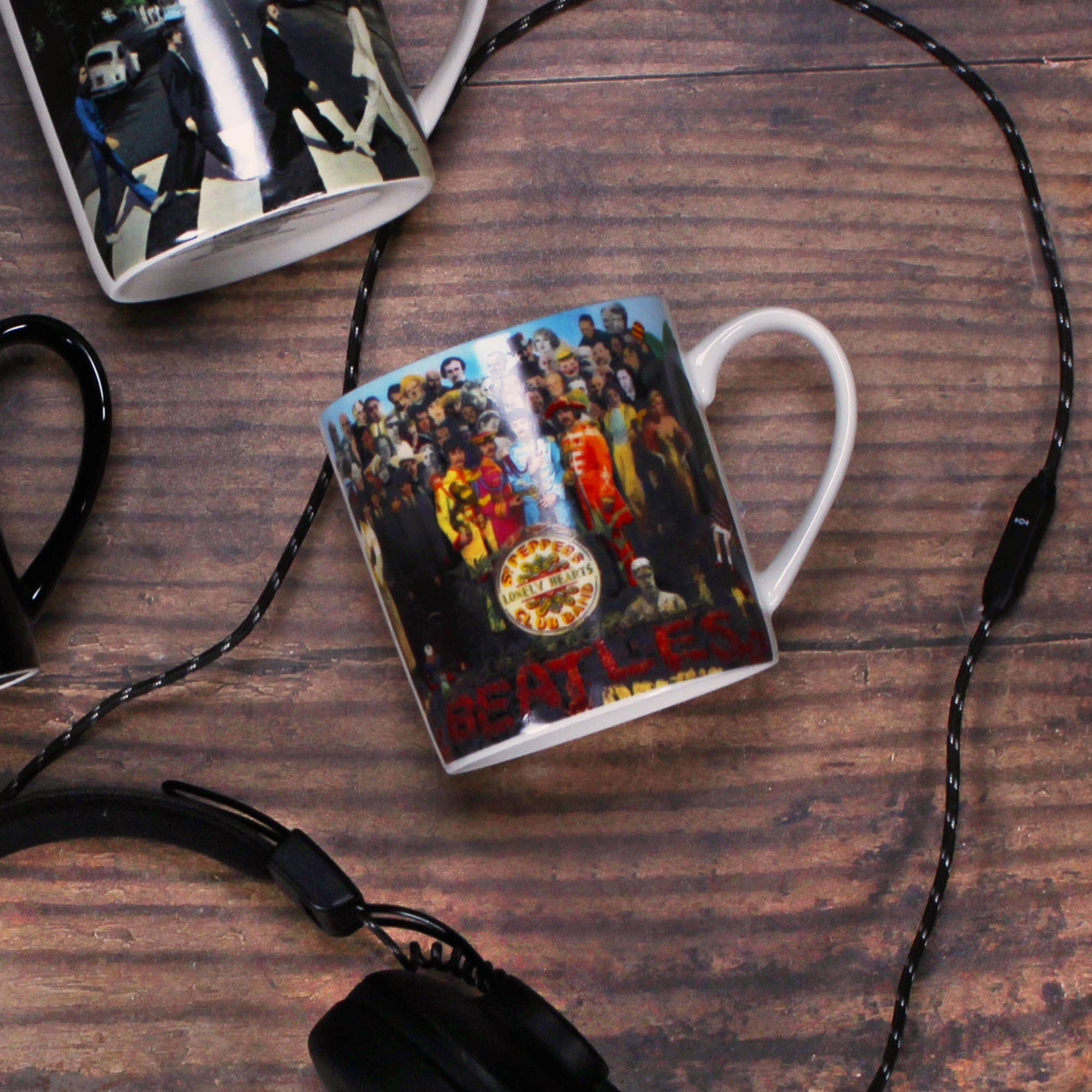 Half Moon Bay – wholesale Kaffekoppar – Keramisk mugg The Beatles Sargent Pepper Lonely Hearts3