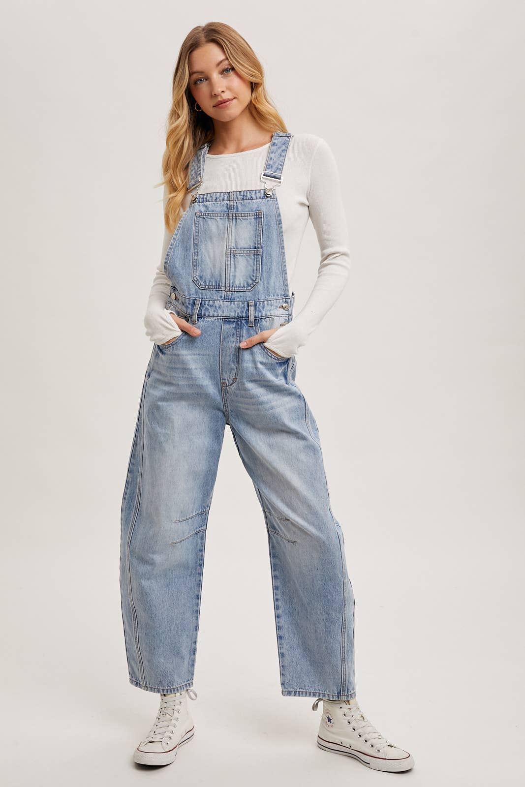 Bluivy – Engroshandel Overalls - Dame – Denim bukselårsoverall med moderne, vidde pasform15