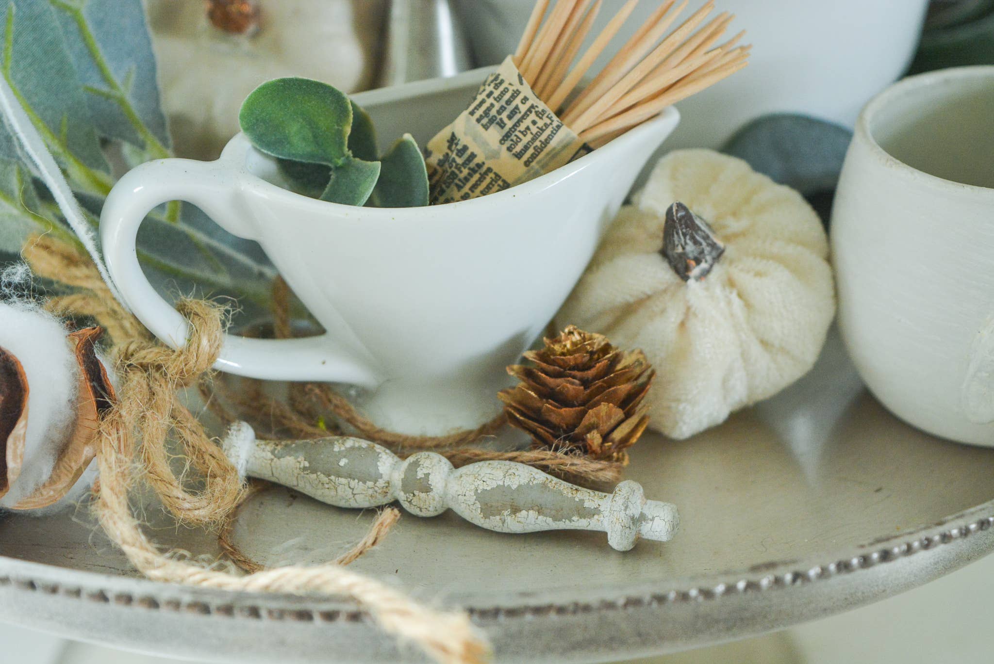 Bluebird Nest Boutique - Wholesale Decorative tabletop object - Chippy White Wooden Spindle- Mini 3.5"