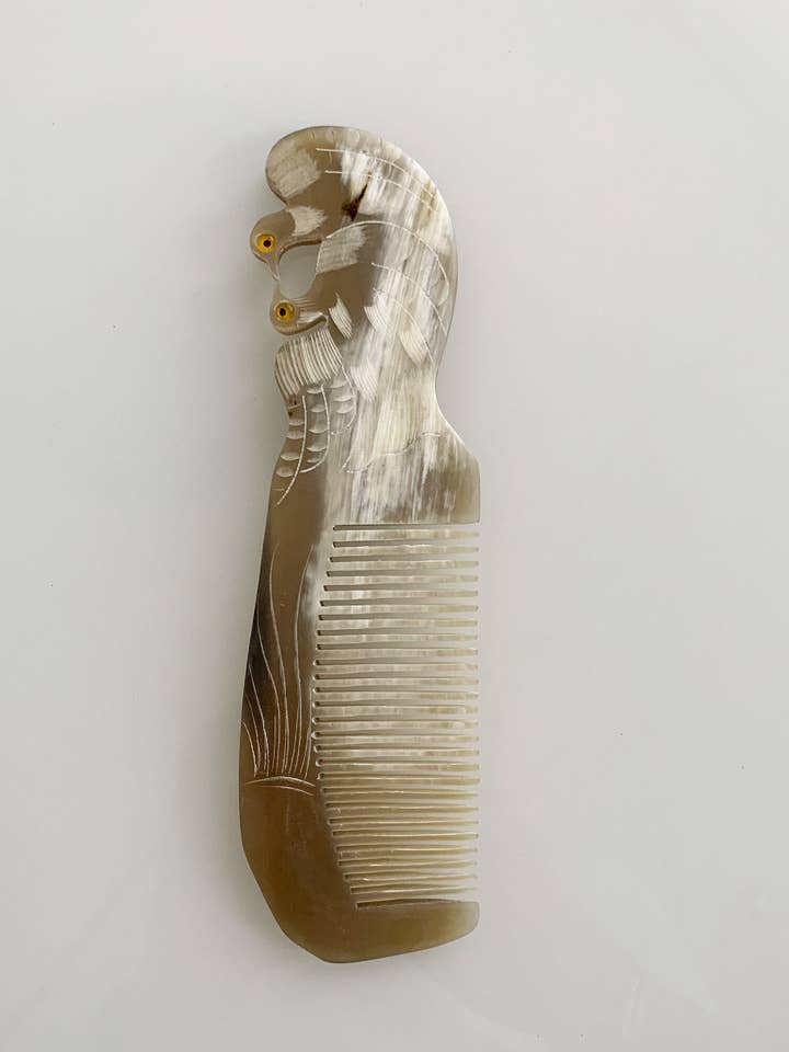 Echter Hornkamm mit Vogelmotiv für den Großhandel von RACHA