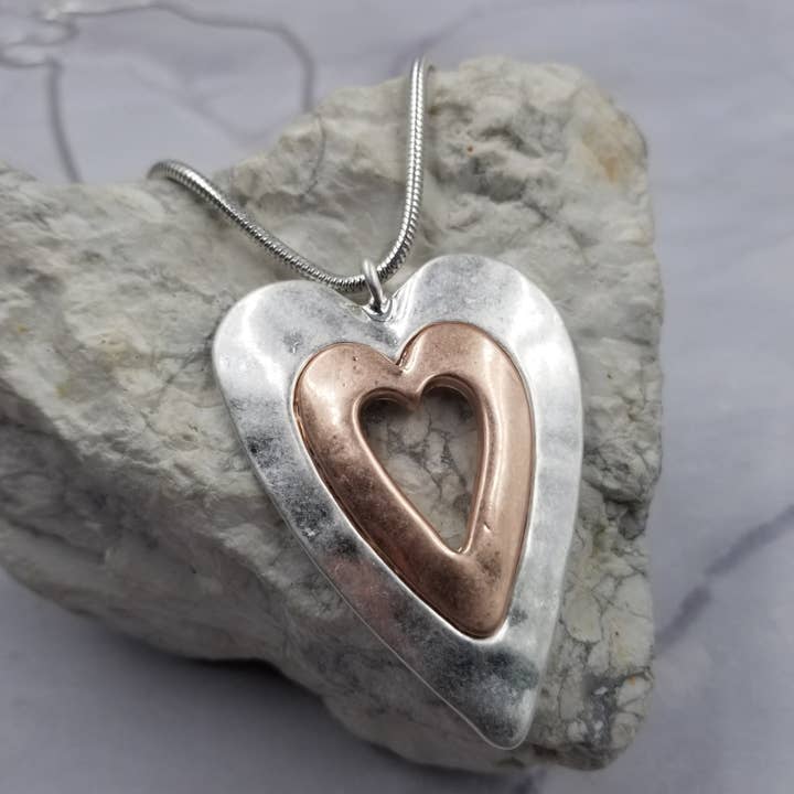 The Pretty Jewellery - Wholesale Pendant/Charm Necklace - Valentine's Day Tall Heart Necklace