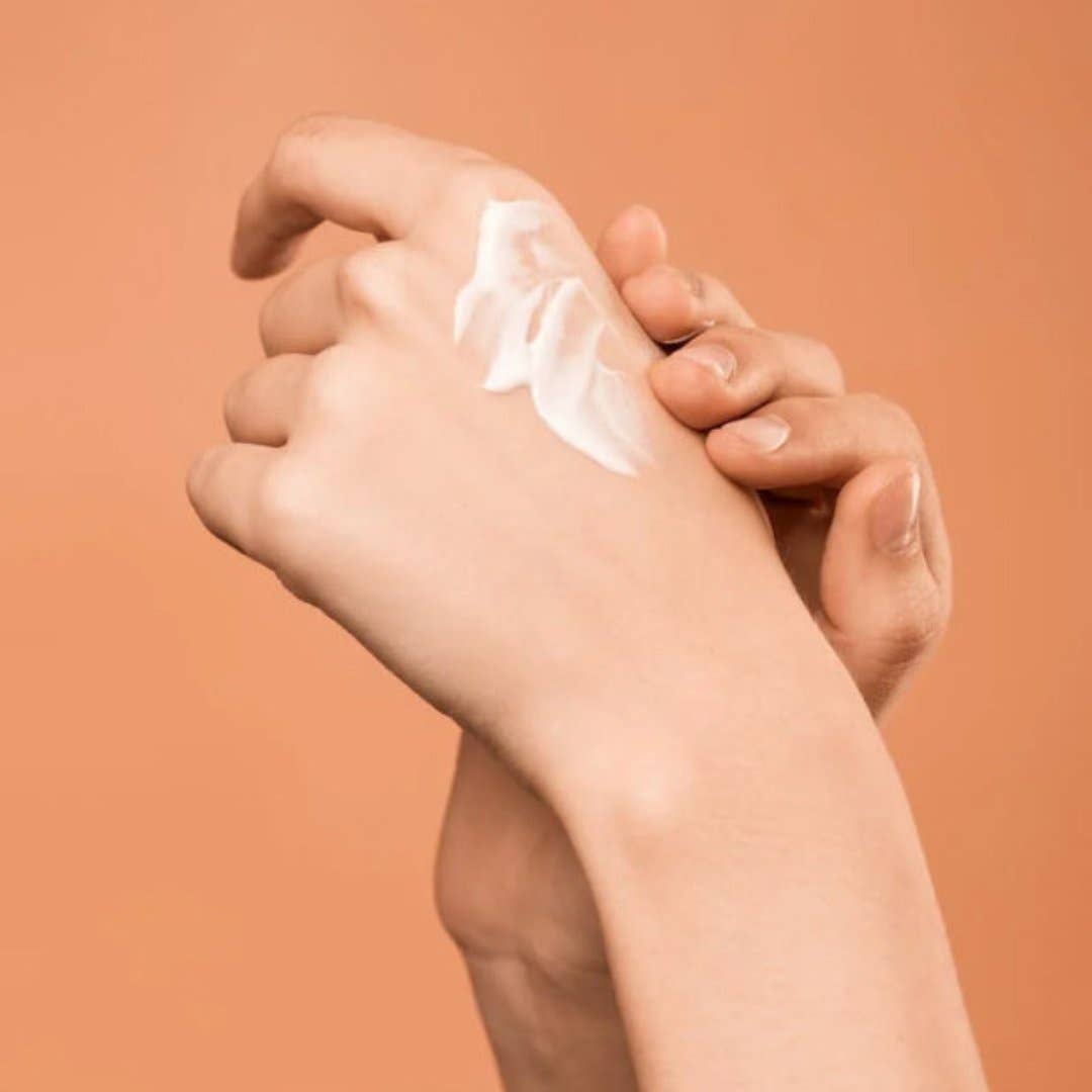 AussieZinc Mineral Sunscreen - Wholesale Sunscreen - Anti-Aging Vitamin C Daily Glow SPF50+ Organic Mineral Zinc Sunscreen2