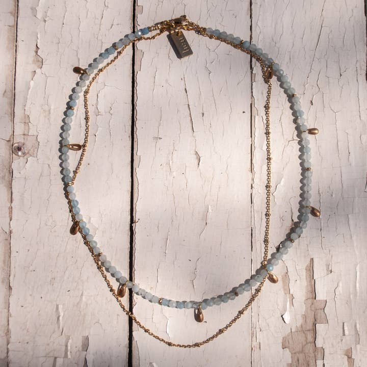 Collier folklore pour la vente par HEN + Bear