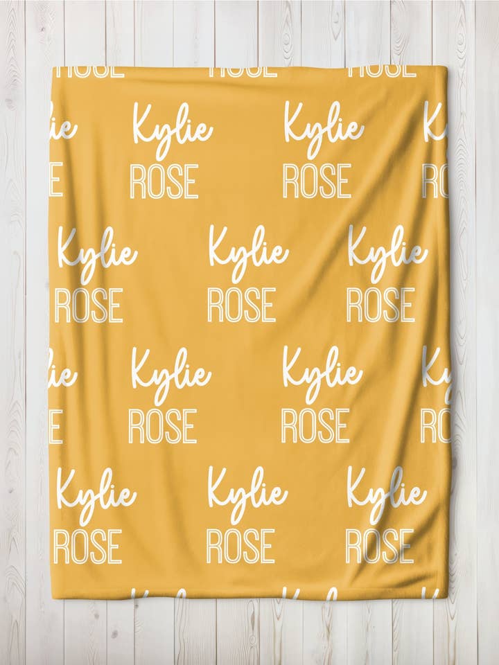 Manta personalizada para bebé Harvest Gold con nombre repetido para venta al por mayor de Monogram Junkie