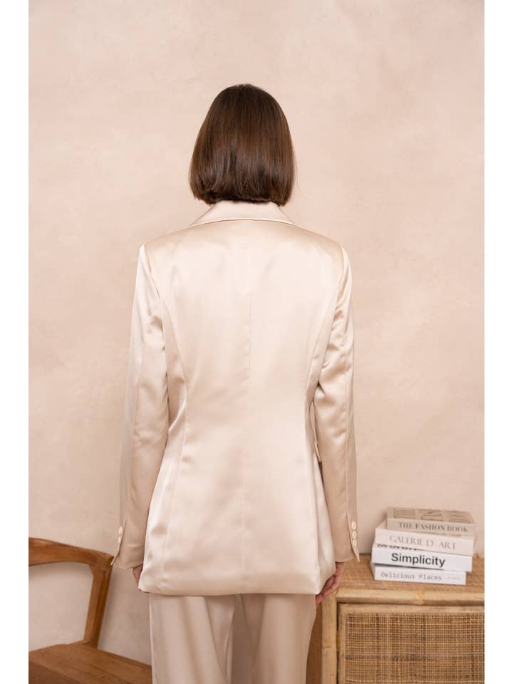 Attentif Paris - Vente Veste de tailleur – femme - Veste cintrée unie en satin15