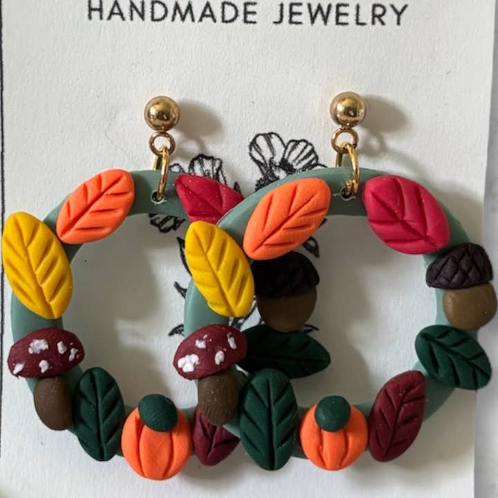Orecchini in argilla fatti a mano unici ghirlanda autunnale gioielli per la vendita all'ingrosso da parte di CFlowerCo