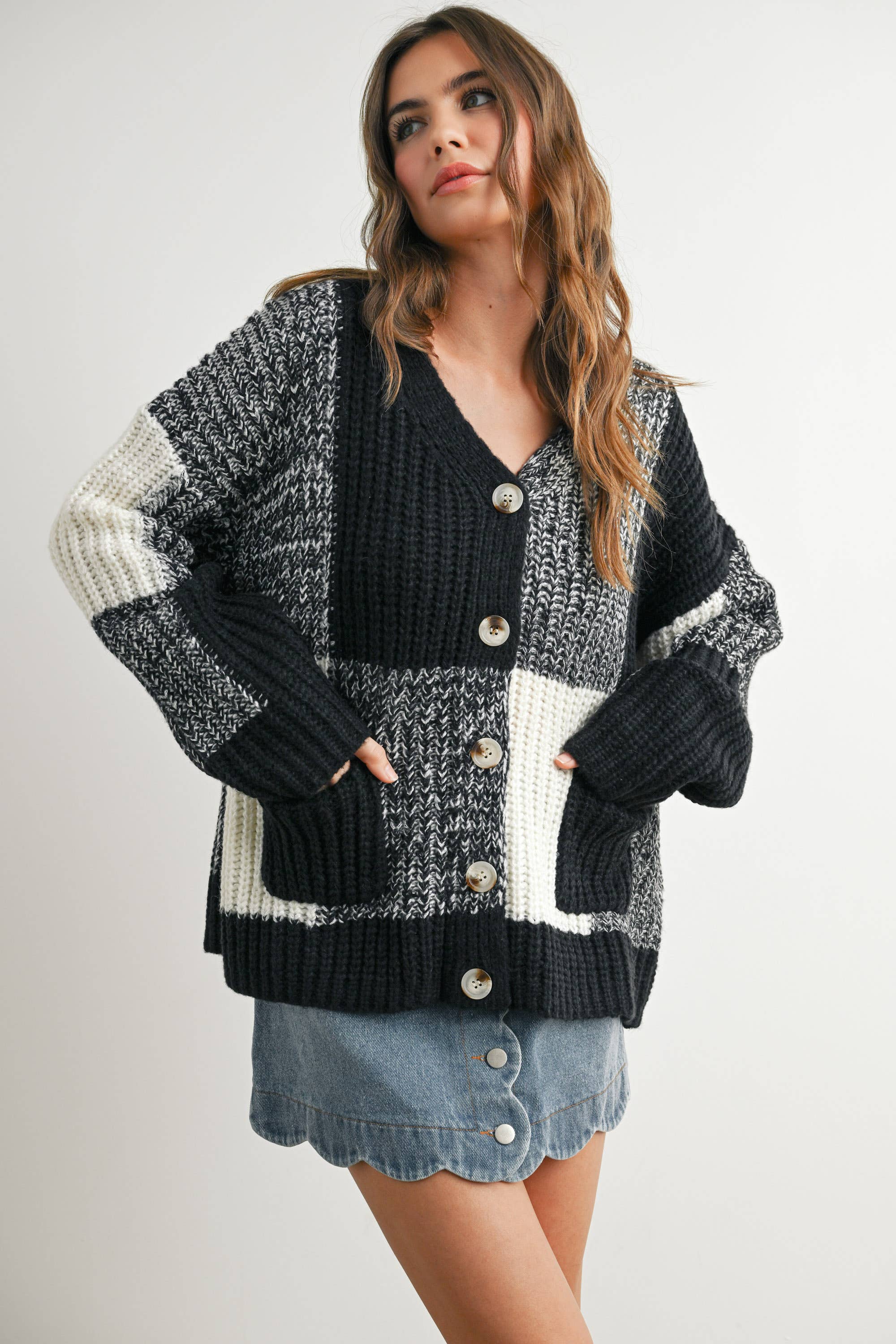 BUTTERMELON - Vendita all'ingrosso Cardigan - Donna - Cardigan oversize a quadretti con spalla scesa - BMC760721