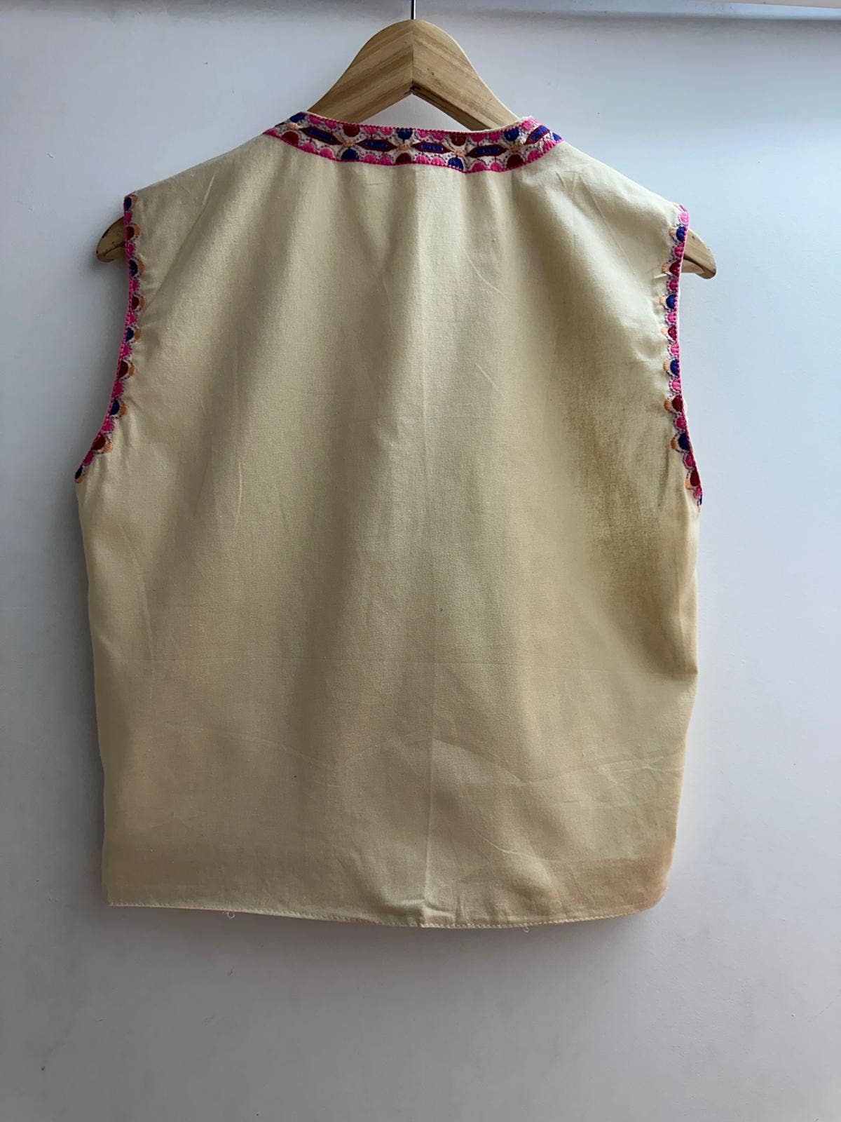 LORIANE – Engroshandel Vest - Dame – 6490G ærmeløs broderet vest i one size2