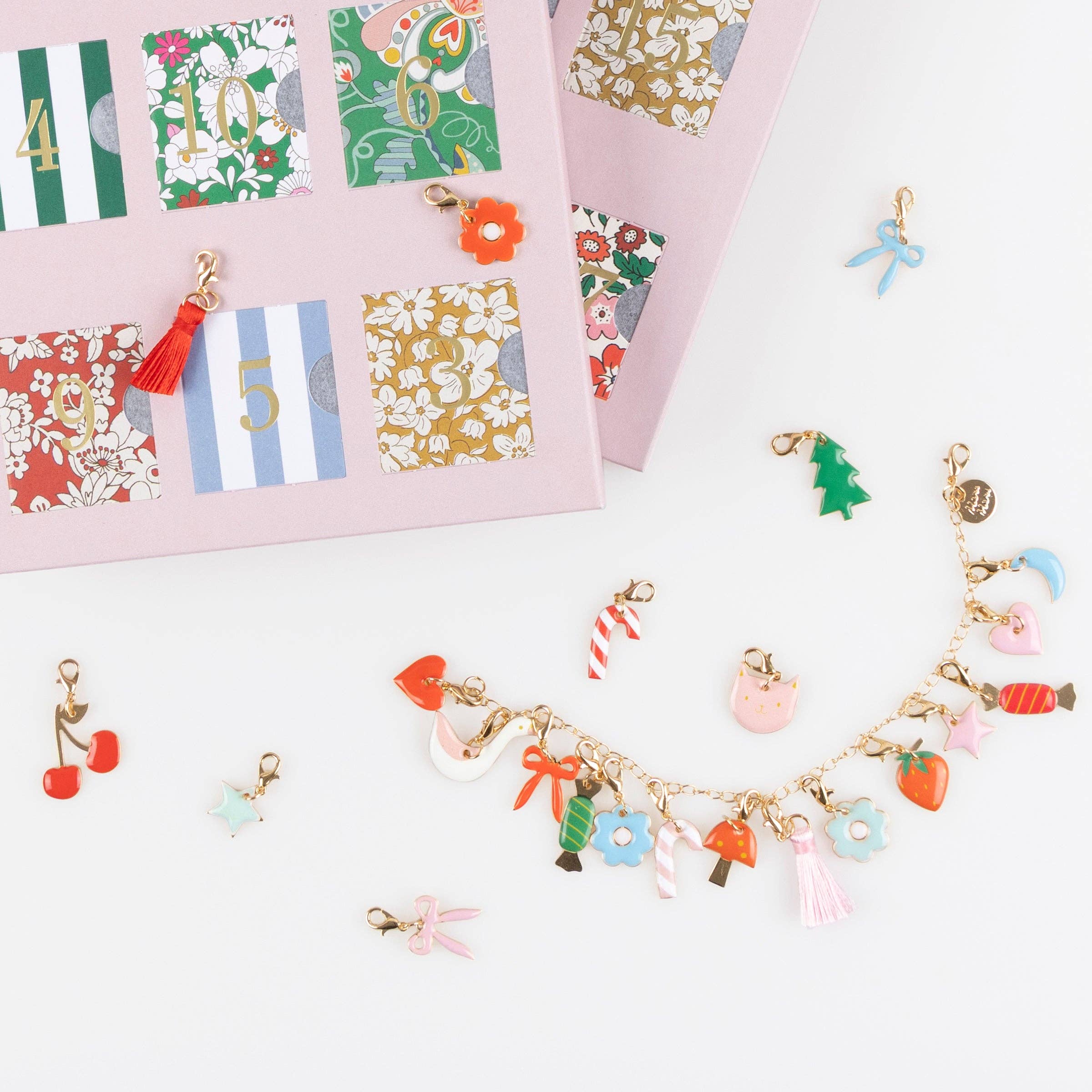 Meri Meri – wholesale Adventskalender – Meri Meri x Liberty Charm Bracelet Adventskalender3