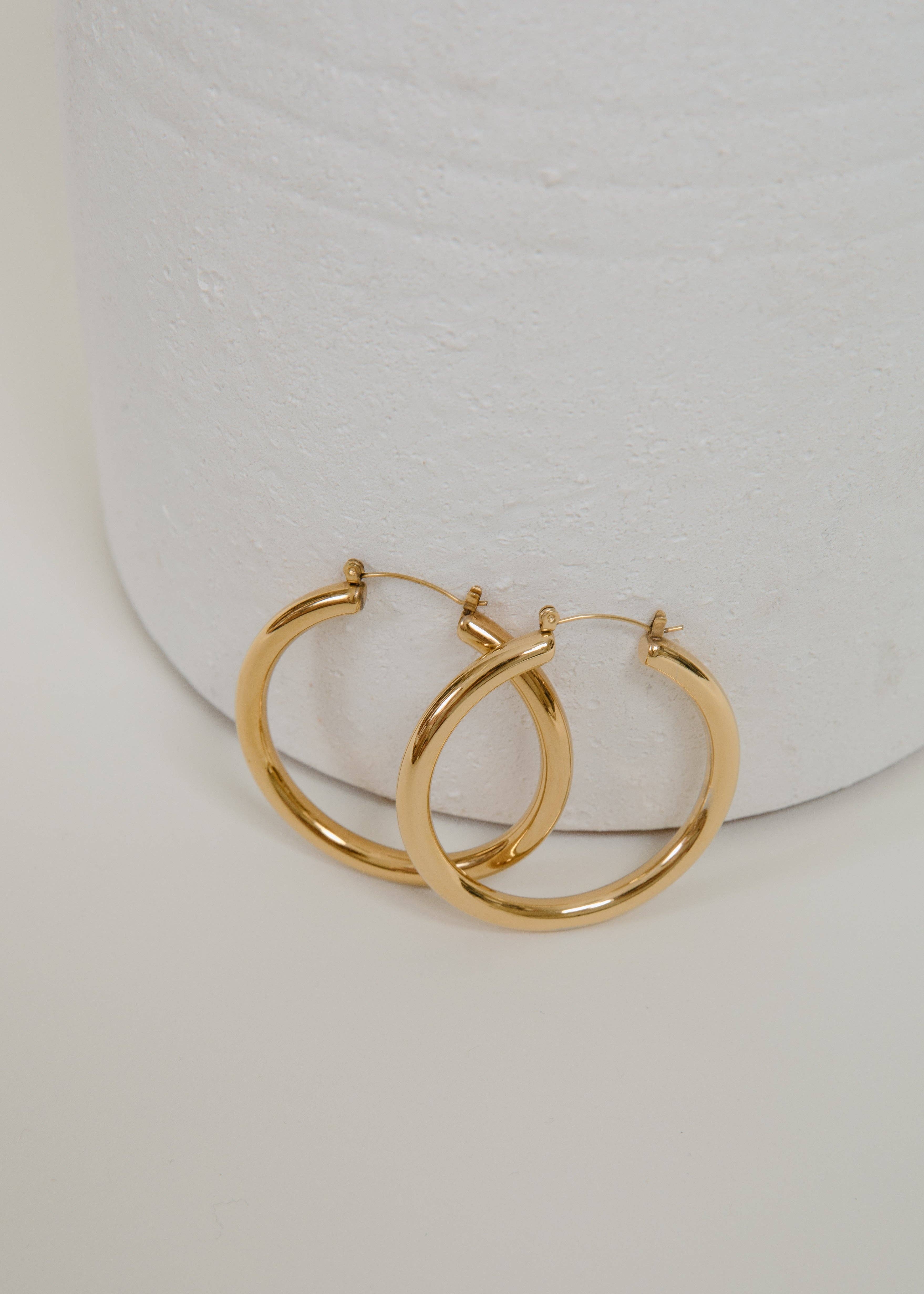 Oro Jane Hoops - Grande in vendita all'ingrosso su Faire2