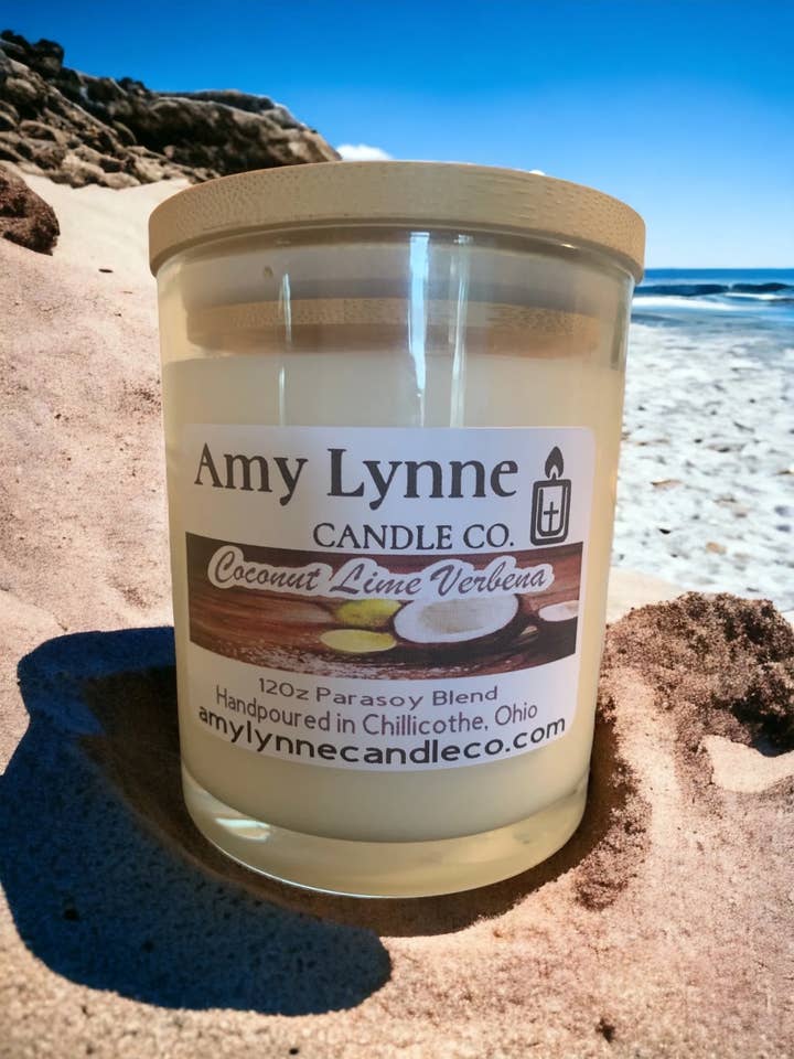 Candela Coconut Lime Verbena 12oz per la vendita all'ingrosso da parte di Amy Lynne Candle Company