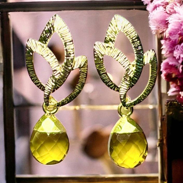 Gouden "ZOEY" oorbellen van citrien met een fijne afwerking voor wholesale door TOURMALYN