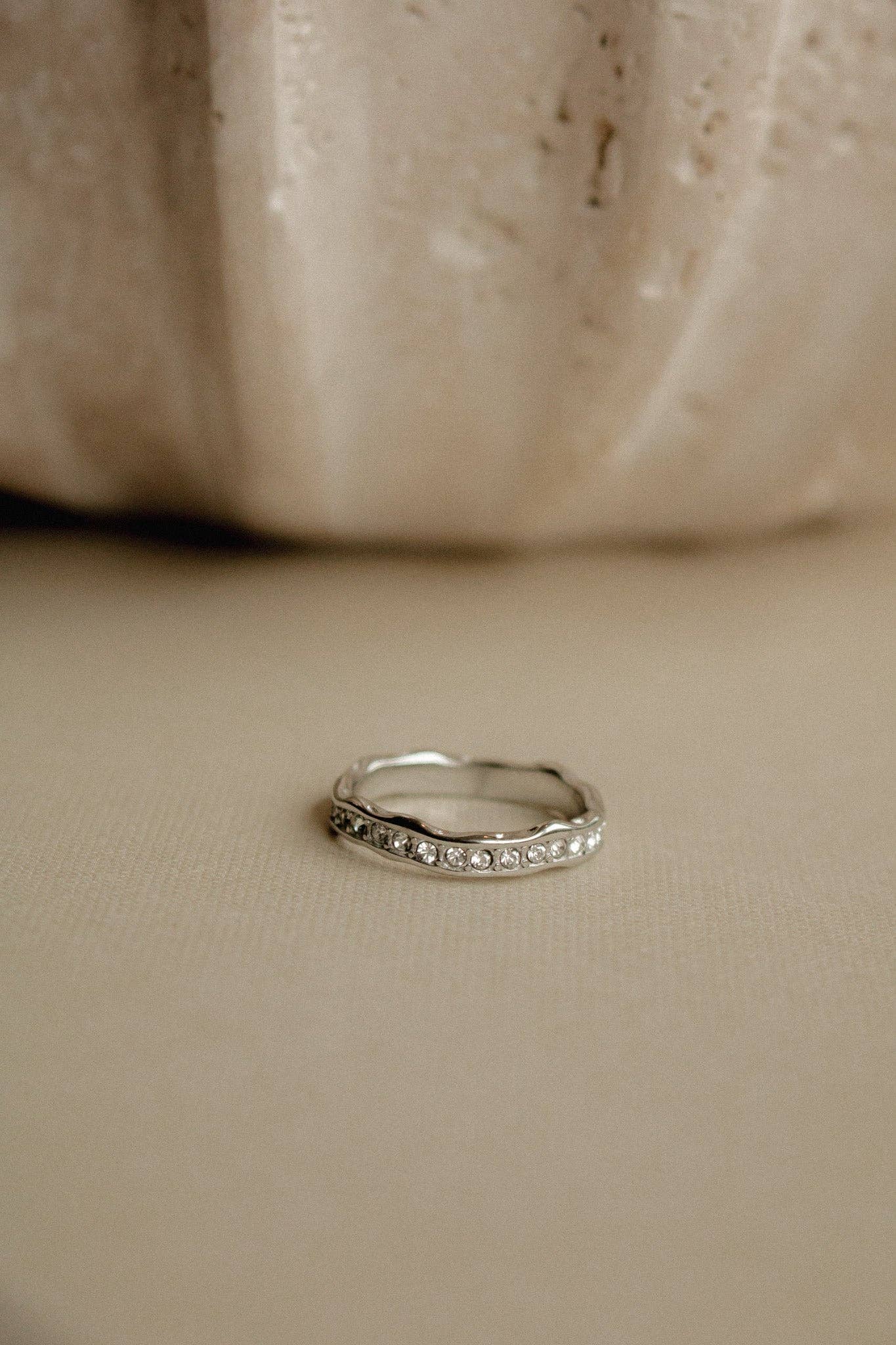 Black Sheep Jewelry - Venta al por mayor Anillo con gemas - anillo maeve2