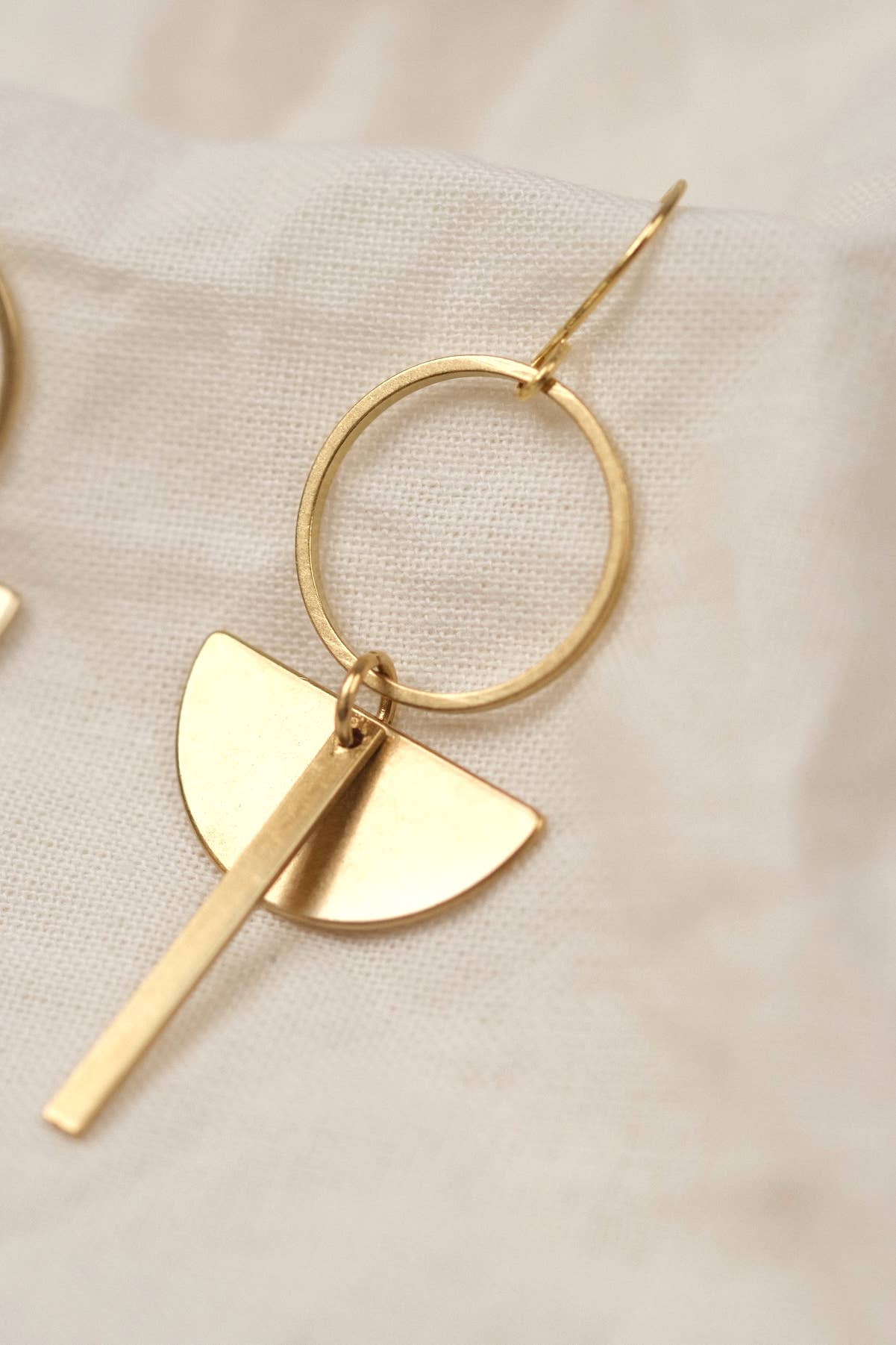 BRASSCAKE Jewelry - Wholesale Dangle Earrings - ACU EARRINGS//Gold earrings, gold jewelry, simple1