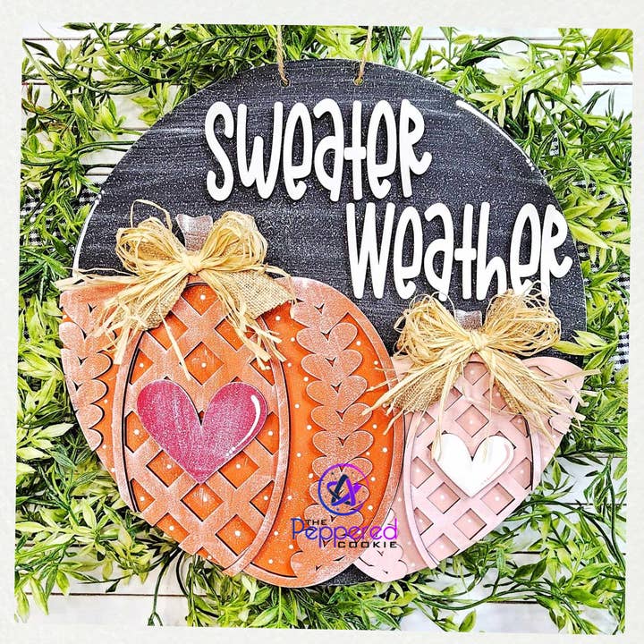 Crochet de porte - Pumpkin Sweater Weather UNFINISHED pour la vente par The Peppered Cookie