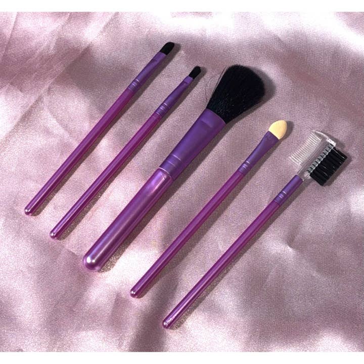 Efon International Corp. - Wholesale Makeup Brush Set - Makeup Brush - 5 Piece Essential Face & Eye Makeup Brush Set7