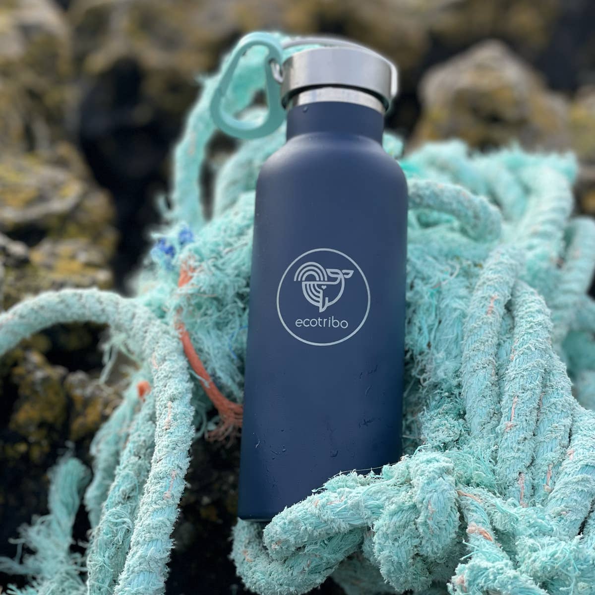 Ecotribo – wholesale Water bottle – Water bottle with Ocean Plastic carabiner3