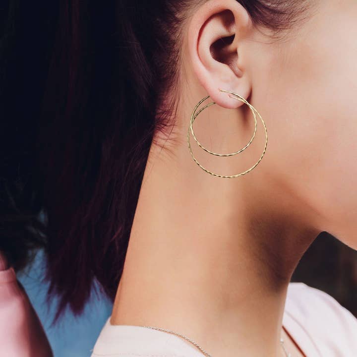 URBAN-EQUESTRIAN - Wholesale Hoop Earrings - Hammered Hoops - Infinity Clasp Round Earring 14K Gold Vermeil3