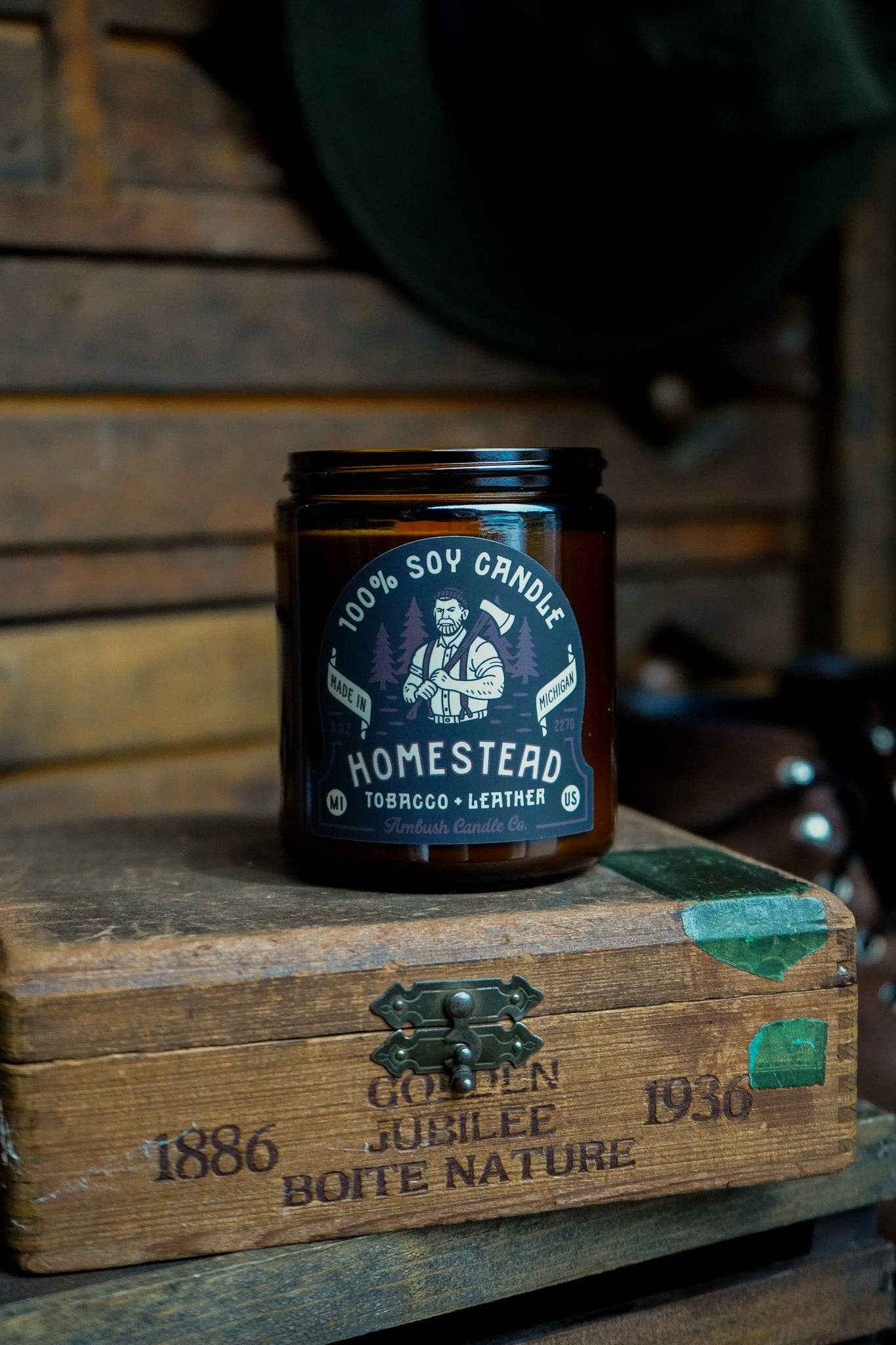 Ambush Candle Co. – wholesale Jar/filled candle – Homestead | Tobacco + Leather 8oz Soy Candle5