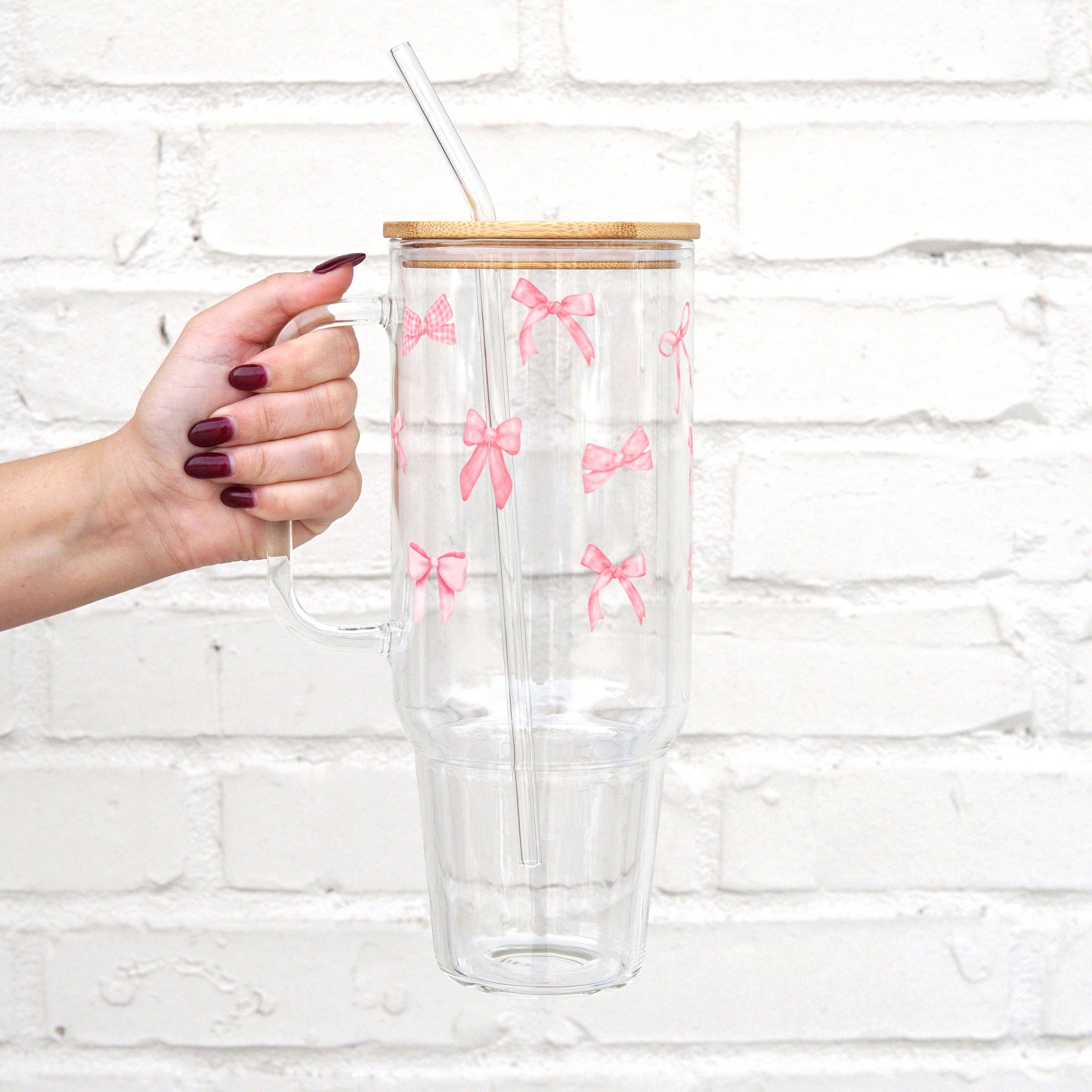 Sip-Sip Hooray! – Großhandel Thermotasse/-becher – Pink Coquette Bows Glasbecher mit Deckel und Strohhalm, 40 Unzen1