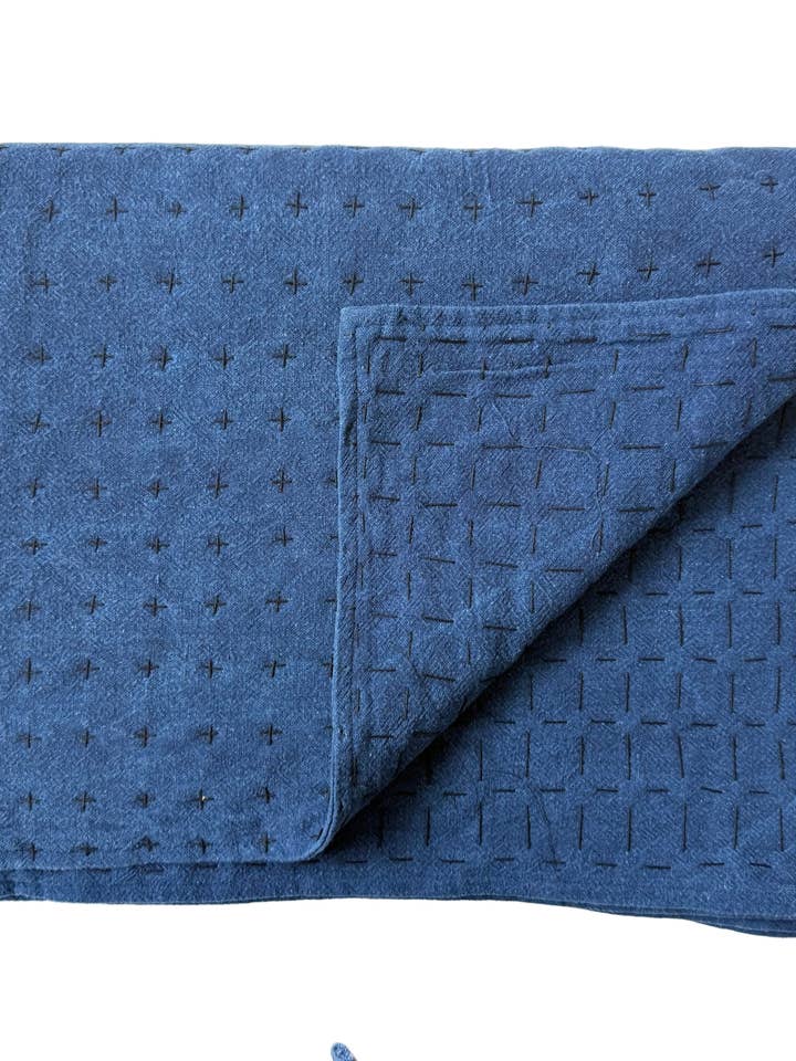 Couverture Indigo 75x55in Cousue à la Main pour la vente par Happy French Gang