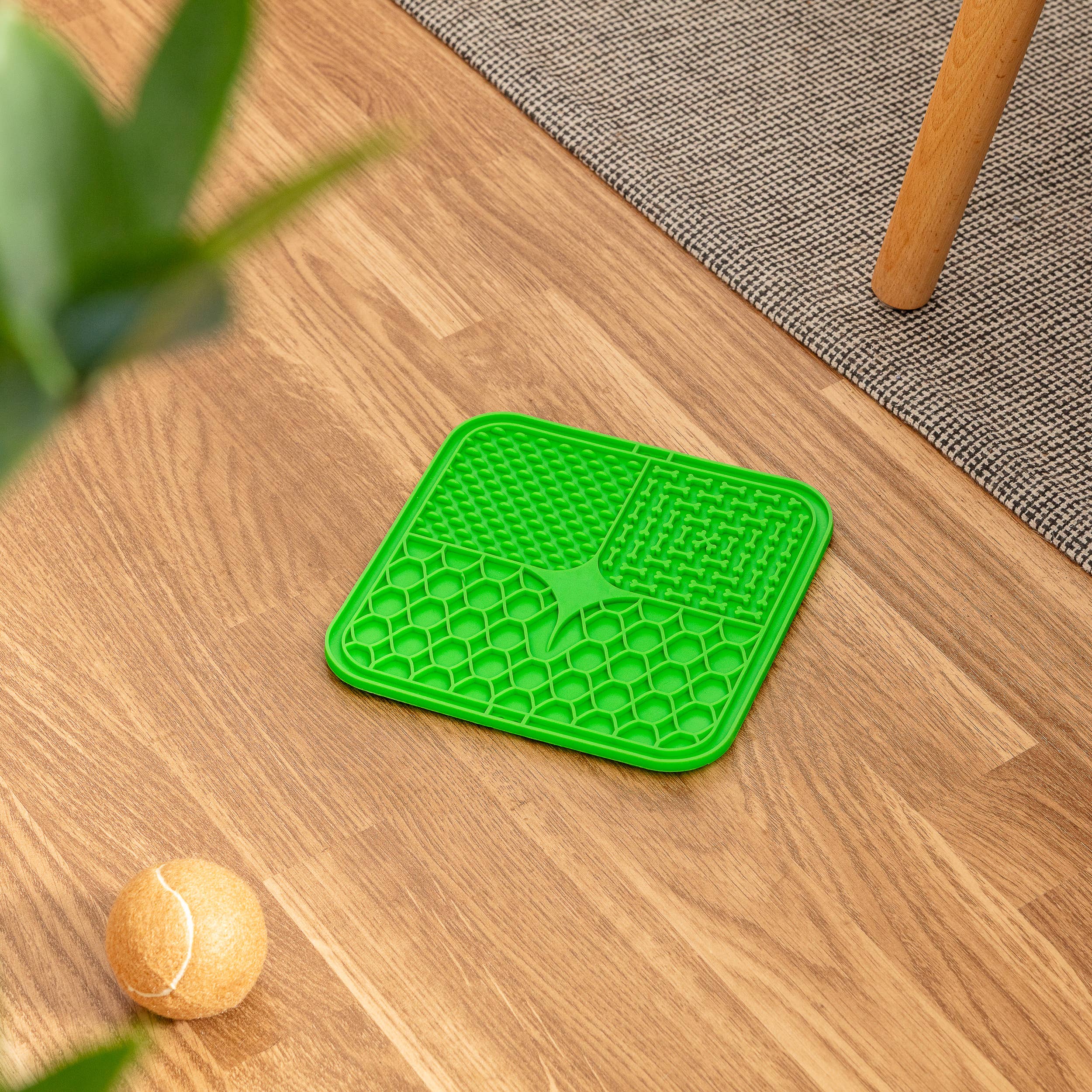 Park Life Designs – wholesale Pet food mat – Dog – Calming Lick Mat4